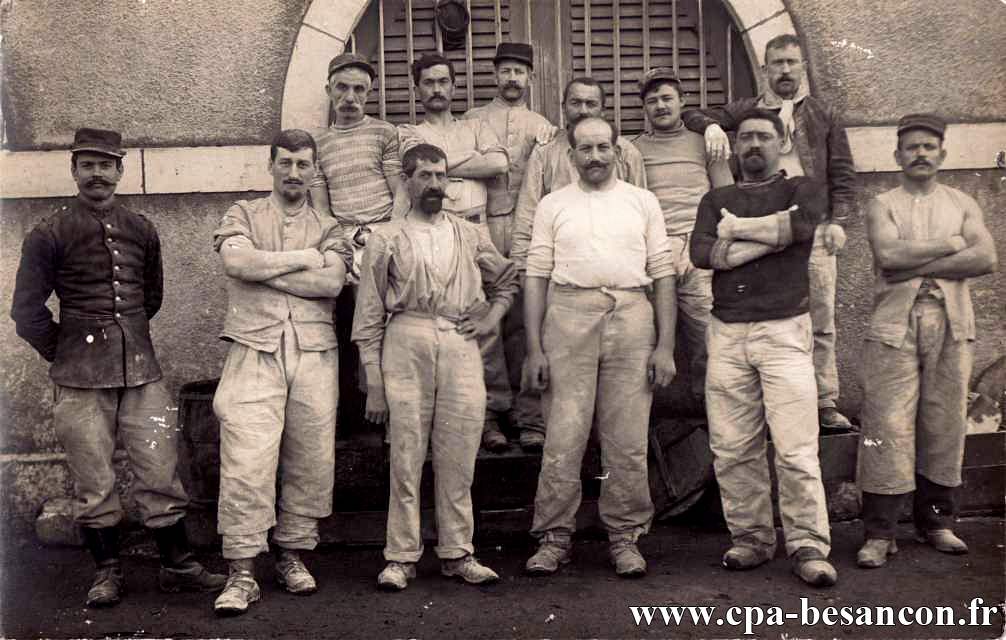 Groupe de militaires